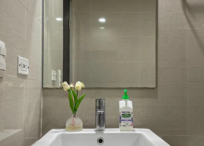 Apartment Naia Terminal 3 Newport With Wifi Netflix Pool